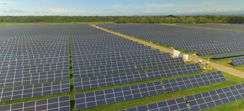 • La embotelladora ha sido certificada por la organización The International REC Standard por la generación de más de 13,500,000 KWH de electricidad a partir de fuentes renovables.
• Con estas iniciativas implementadas, en el 2022 se lograron duplicar las toneladas de CO2 reducidos en comparación al 2021.