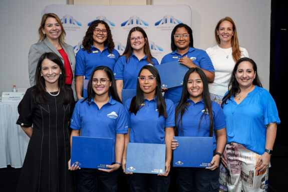• La Academia de Técnicos Aeronáuticos (ATA) de Copa Airlines es un programa de educación técnica gratuita financiado por la Aerolínea
• Más de 170 jóvenes han sido capacitados desde 2014, los cuales han ingresado a la plantilla de colaboradores de Copa Airlines
• La convocatoria de ATA se encuentra abierta, ofreciendo a los aspirantes que cumplen con los requisitos la oportunidad de inscribirse a través del sitio web de Copa Airlines, en la sección “Trabaje con Nosotros”